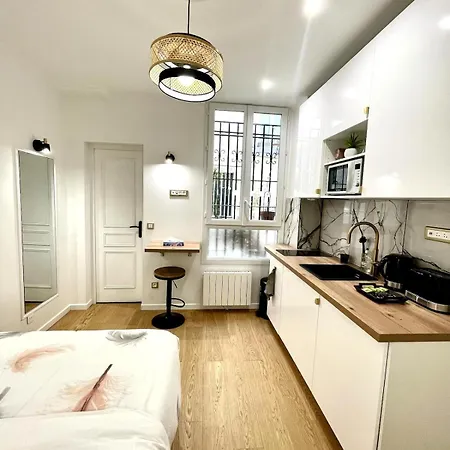 Apartment - 11th *